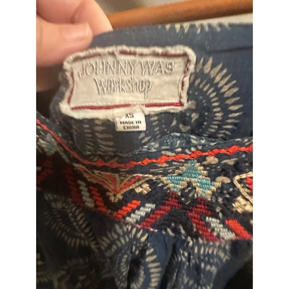 Johnny Was Workshop Maureen Navy Embroidered Square Neck Peasant Top XS‎ Boho